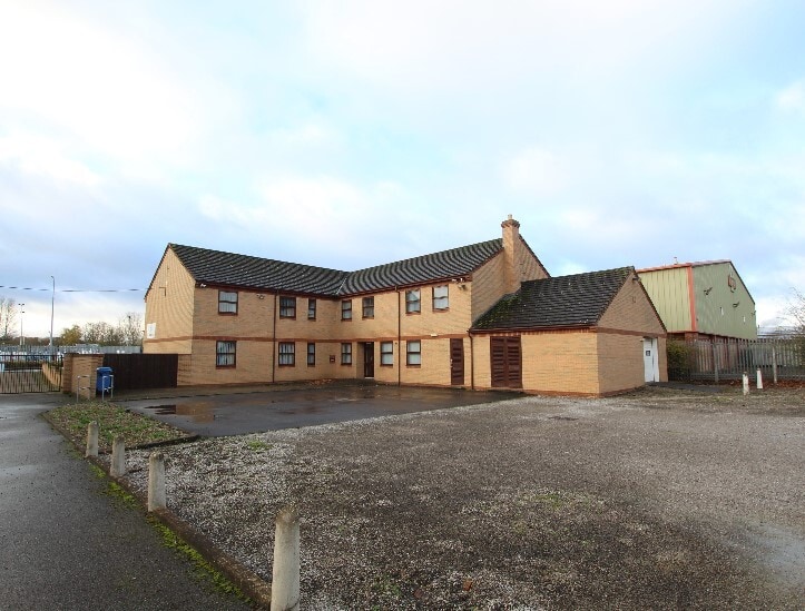 Thorpe House portefeuille de 2 propriétés à vendre sur LoopNet.ca - Photo du bâtiment - Image 2 de 6