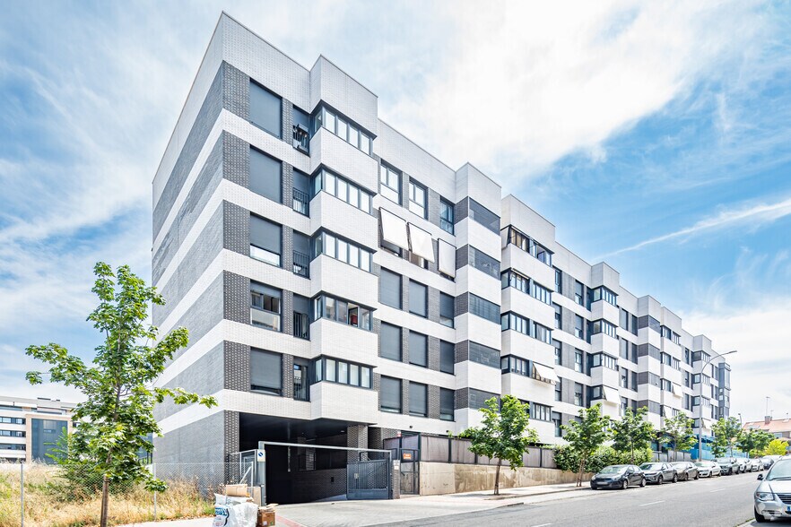 Calle María Montessori, 2, Madrid, Madrid à vendre - Photo du bâtiment - Image 3 de 3