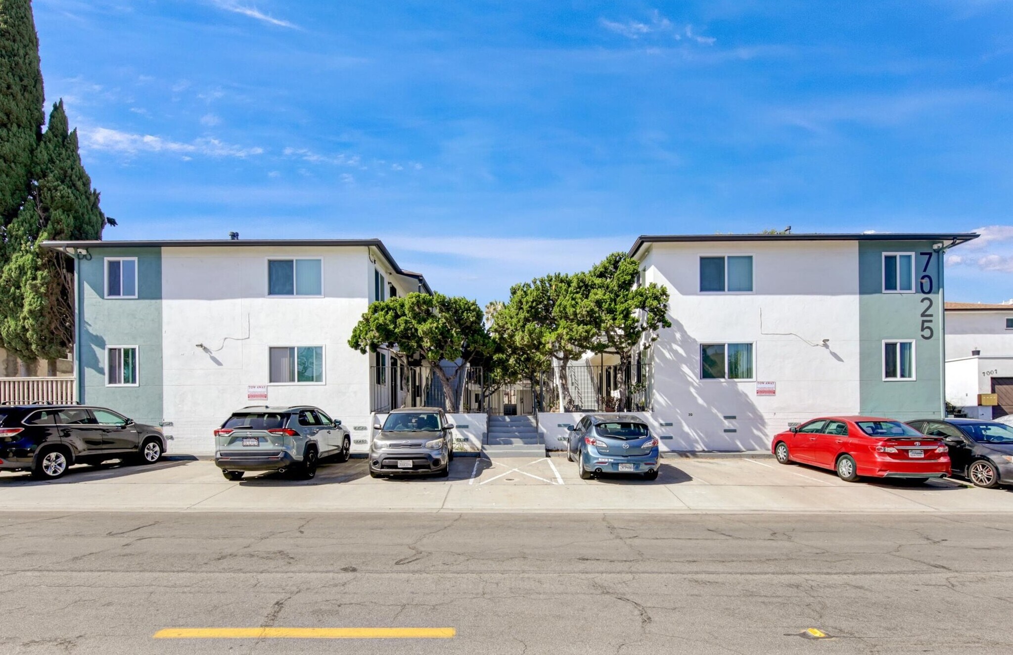 7025 Boulevard Dr, La Mesa, CA à vendre Photo du bâtiment- Image 1 de 35