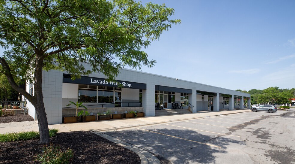 95 Metcalf Retail Portfolio portefeuille de 5 propriétés à vendre sur LoopNet.ca - Photo du bâtiment - Image 2 de 10