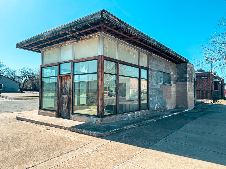 1421 N Main St, Fort Worth, TX à vendre - Photo du bâtiment - Image 1 de 6