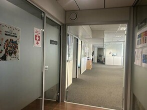Office in Lyon for sale Interior Photo- Image 1 of 6