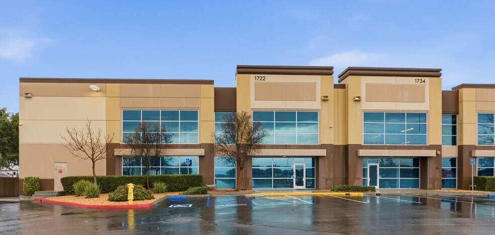 1722 Illinois Ave, Perris, CA à vendre - Photo du bâtiment - Image 2 de 8
