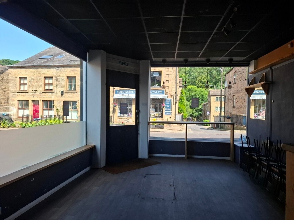 13a King St, Oldham for lease Interior Photo- Image 1 of 3