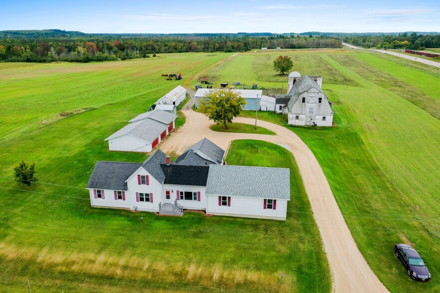 W7195 State Highway 180, Wausaukee, WI for sale - Primary Photo - Image 1 of 85