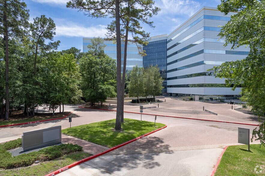 11445 Compaq Center West Dr, Houston, TX à louer - Photo du bâtiment - Image 1 de 21