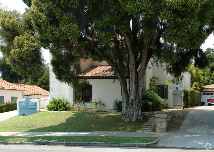 19 E Mission St, Santa Barbara, CA à louer - Photo du bâtiment - Image 2 de 2