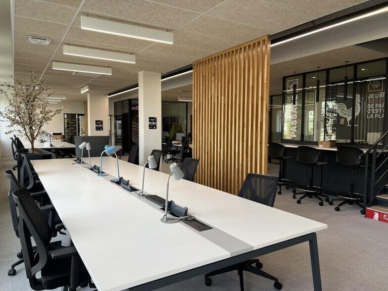 Bureau dans Tremblay-en-France à louer - Photo intérieure - Image 3 de 8