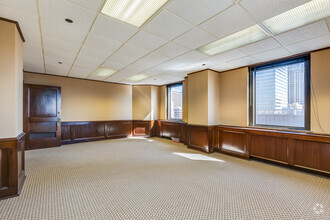 105 N Hudson Ave, Oklahoma City, OK for lease Interior Photo- Image 2 of 11