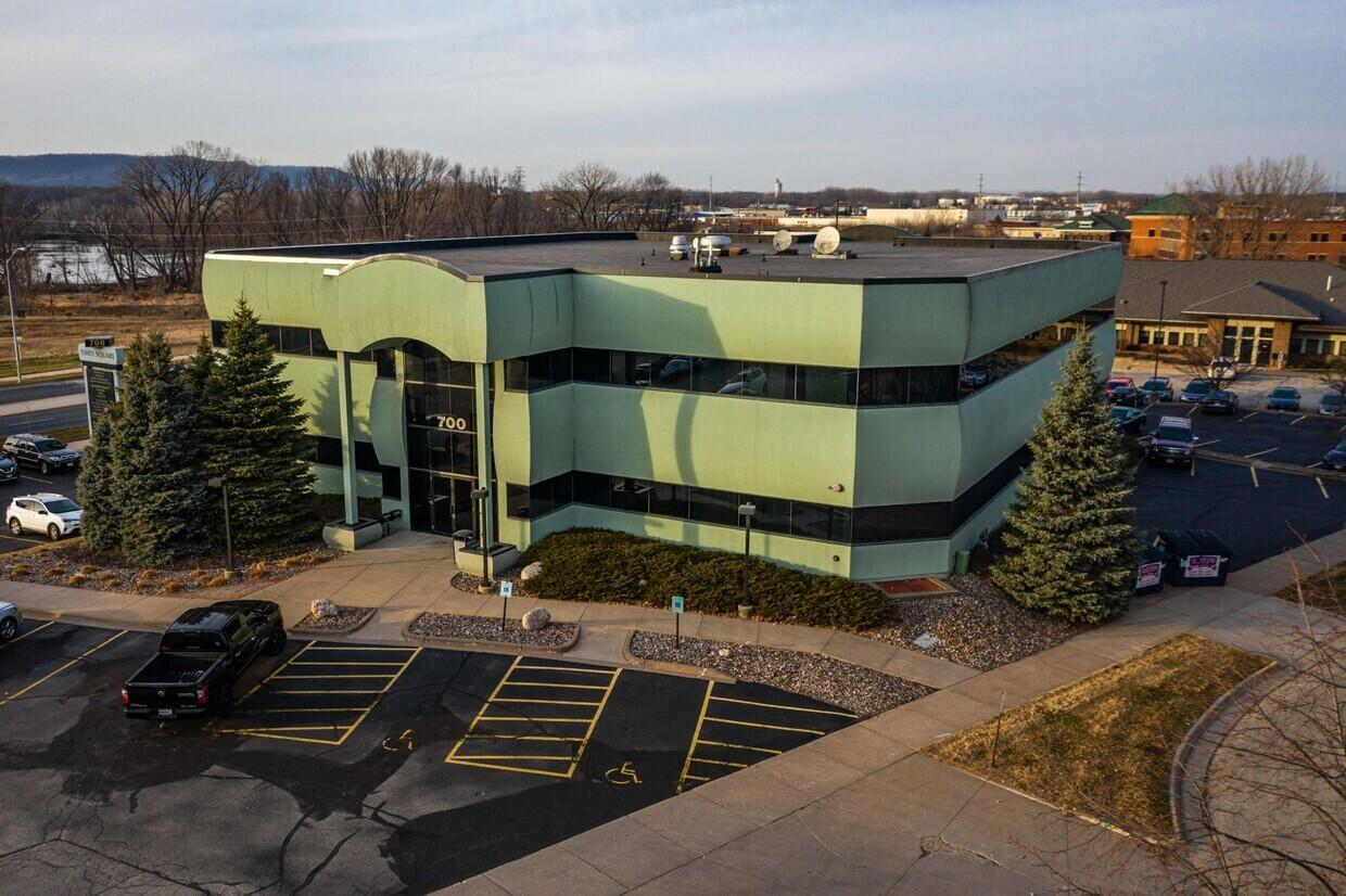 700 N 3rd St, La Crosse, WI à louer Photo intérieure- Image 1 de 16