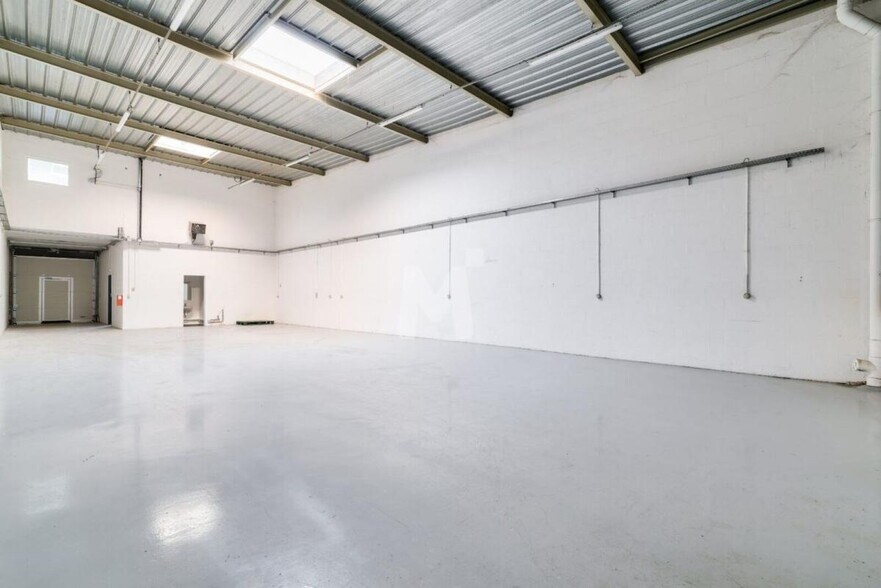 Route De Longjumeau, Chilly-Mazarin for lease - Interior Photo - Image 3 of 8