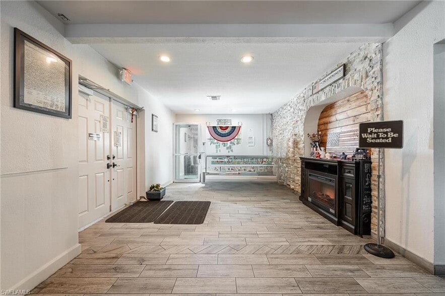 93 S Hall St, LaBelle, FL for sale - Interior Photo - Image 3 of 15