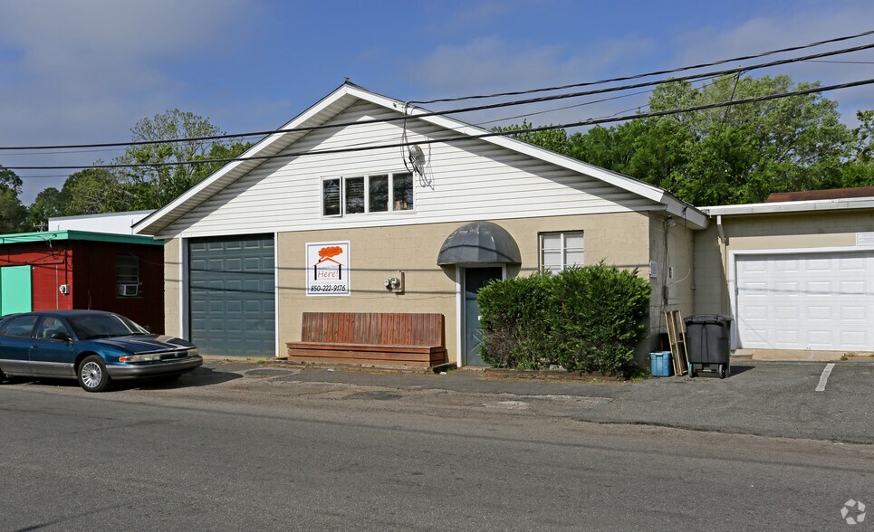 1311 Jackson Bluff Rd, Tallahassee, FL à vendre - Photo du bâtiment - Image 2 de 4