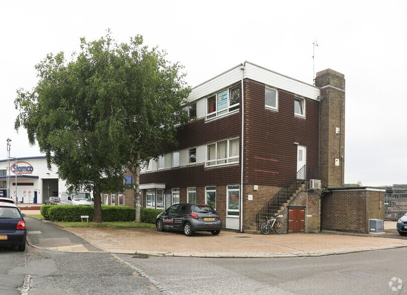 Courtlands Rd, Eastbourne à louer - Photo principale - Image 1 de 2