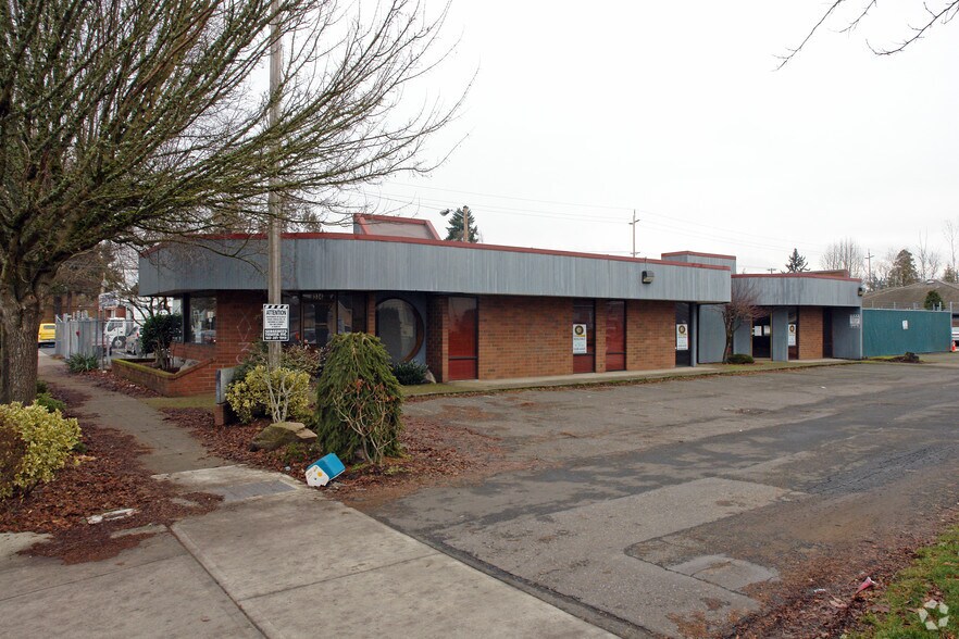 334 SE 5th Ave, Hillsboro, OR à louer - Photo du bâtiment - Image 2 de 6