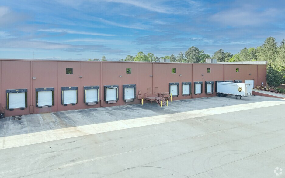 6965 Northpark Blvd, Charlotte, NC à louer - Photo du bâtiment - Image 2 de 4