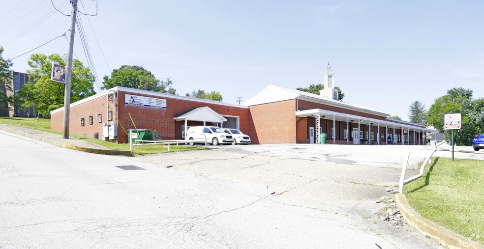 1295-1299 Grand Blvd, Monessen, PA à louer - Photo principale - Image 2 de 4