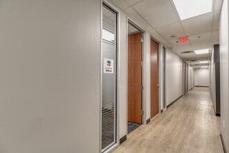 3030 NW Expressway, Oklahoma City, OK for lease Building Photo- Image 1 of 3