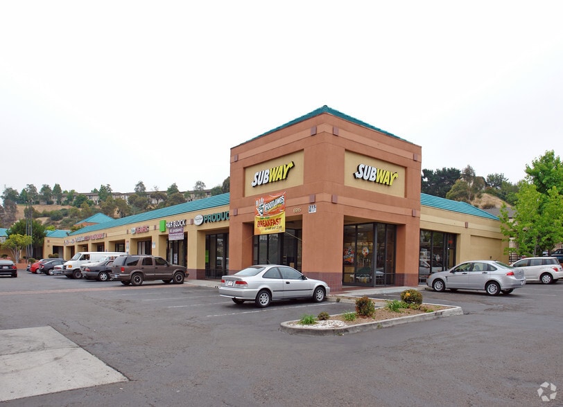 6905-6925 Paradise Valley Rd, Spring Valley, CA for lease - Primary Photo - Image 1 of 5