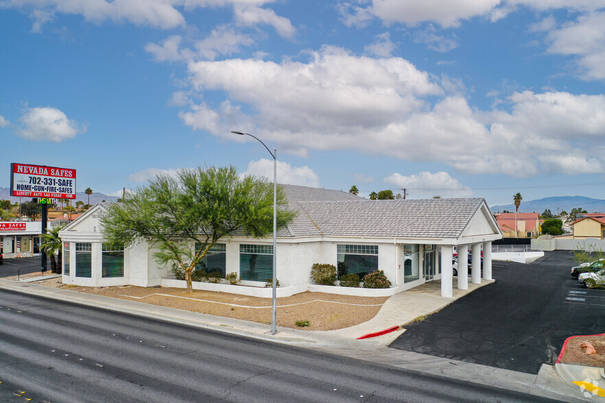 5240 W Charleston Blvd, Las Vegas, NV à vendre - Photo principale - Image 1 de 1