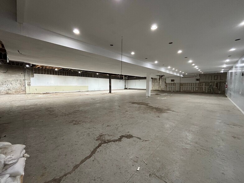 2179 Clarendon Rd, Brooklyn, NY à vendre - Photo du bâtiment - Image 2 de 8