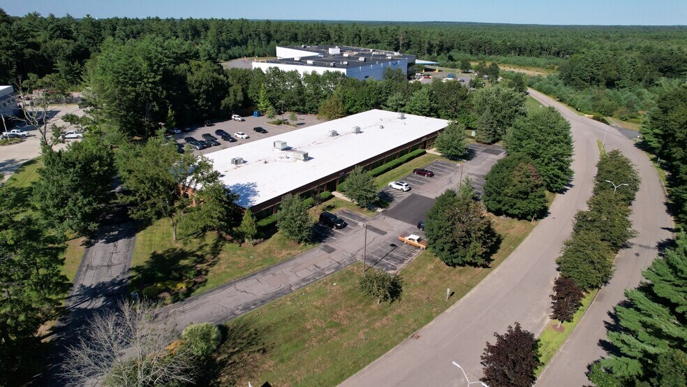 16 Commerce Blvd, Middleborough, MA for lease - Building Photo - Image 3 of 15