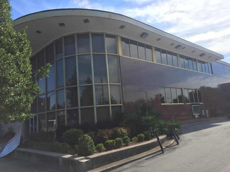 612 N Queen St, Kinston, NC for lease - Building Photo - Image 2 of 10