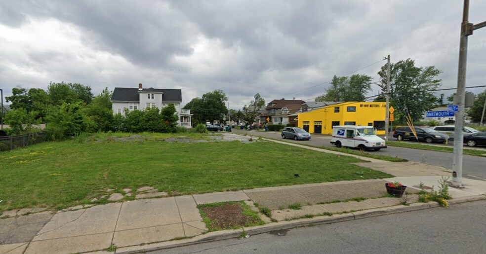 3246 Bailey Ave, Buffalo, NY à vendre - Photo du bâtiment - Image 2 de 3