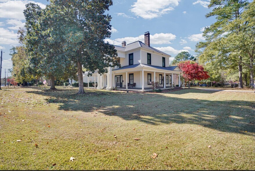 115 N Magnolia St, Raeford, NC à vendre - Photo du bâtiment - Image 3 de 38