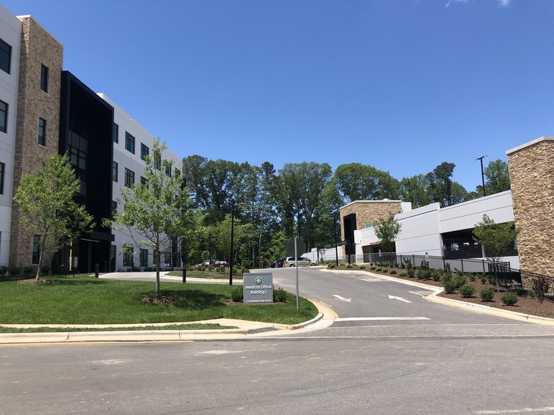 115 Kildaire Park Dr, Cary, NC à louer - Photo du bâtiment - Image 3 de 8