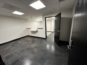 5115 Clareton Dr, Agoura Hills, CA for lease Interior Photo- Image 1 of 8