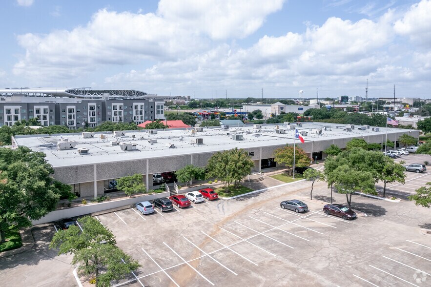 2535 Brockton Dr, Austin, TX à louer - Photo du bâtiment - Image 2 de 8