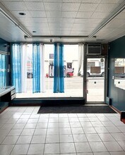 10 W Columbia St, Hempstead, NY à louer Photo intérieure- Image 2 de 2