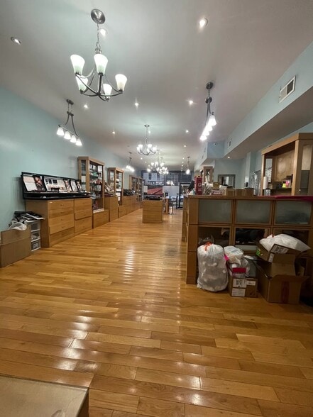 4205 13th Ave, Brooklyn, NY for sale - Interior Photo - Image 3 of 11