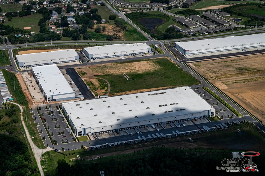 N Old Lake Wilson Rd, Kissimmee, FL for lease - Building Photo - Image 2 of 8