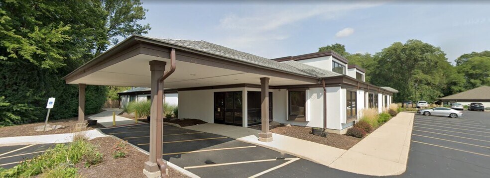 2210 Dean St, St Charles, IL à vendre - Photo du bâtiment - Image 2 de 8