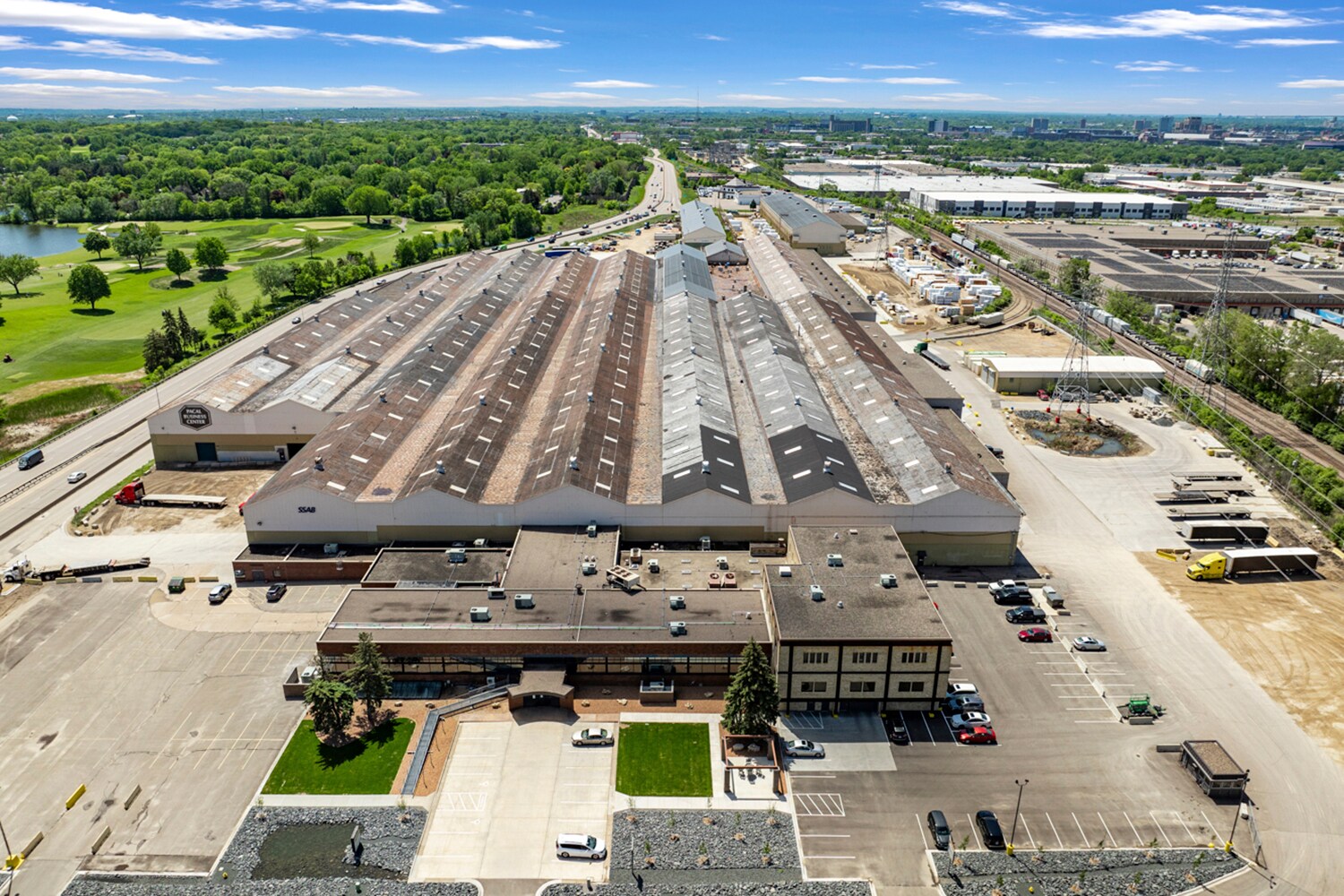 2500 W County Road B, Roseville, MN à louer Photo principale- Image 1 de 11