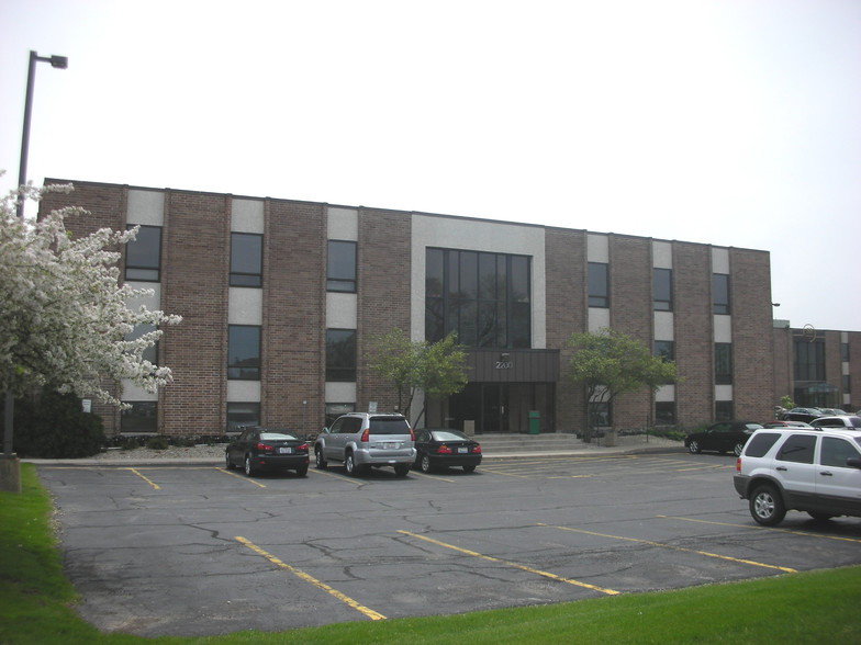 2200 S Main St, Lombard, IL à louer - Photo du bâtiment - Image 1 de 4