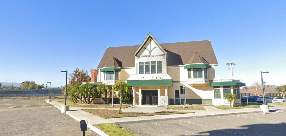 3630 Park Sierra Dr, Riverside, CA à louer - Photo du bâtiment - Image 1 de 6