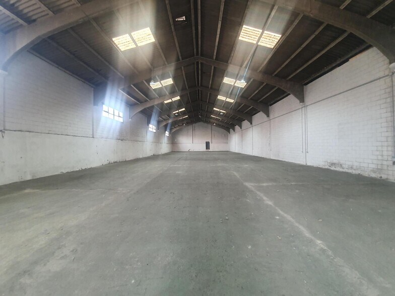 Industriel dans SEVILLA, Sevilla à louer - Photo du bâtiment - Image 2 de 10