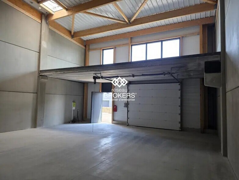 Industrial in Montpellier for sale - Interior Photo - Image 1 of 4