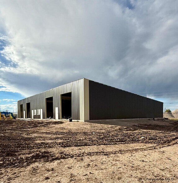 1905 E Fox Farm Rd, Cheyenne, WY for lease - Building Photo - Image 2 of 6