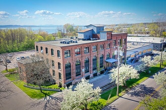 431 Pine St, Burlington, VT à louer Photo du bâtiment- Image 1 de 10