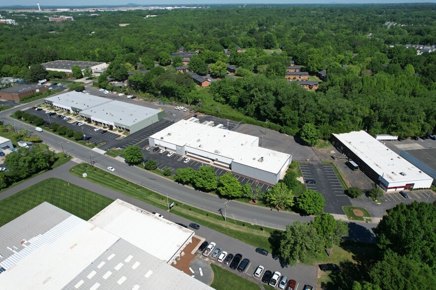 4210-4300 Revolution Park Dr, Charlotte, NC for lease - Building Photo - Image 2 of 3