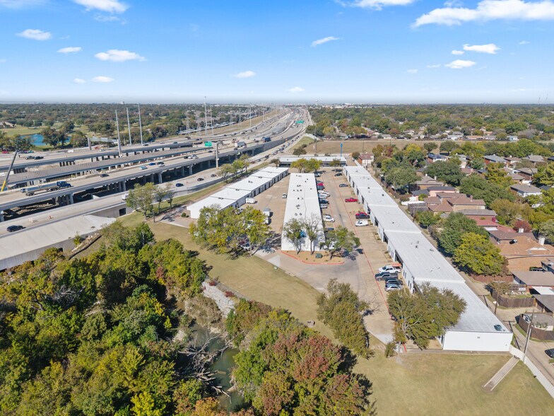15330 Lyndon B Johnson Fwy, Mesquite, TX à louer - Aérien - Image 3 de 12