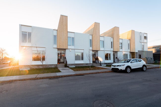 Plus de détails pour 2104 5 Ave NW, Calgary, AB - Multi-résidentiel à vendre