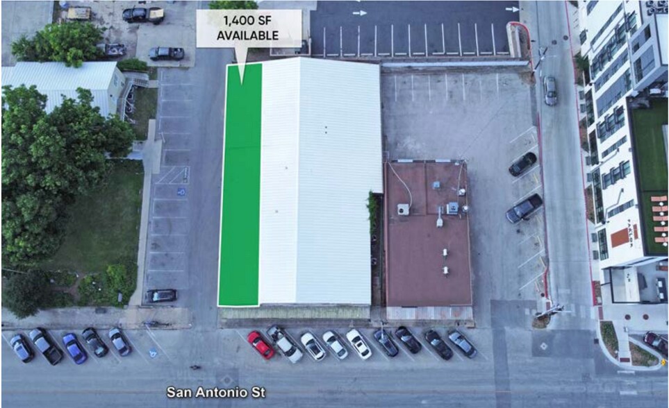 121 N Fredericksburg St, San Marcos, TX à louer - Photo du bâtiment - Image 3 de 7