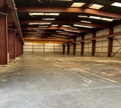 22 Avenue Du Château, SAINT-OUEN-L'AUMONE for lease Interior Photo- Image 1 of 6