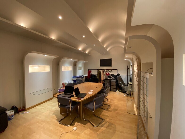 Whaley Bridge, High Peak à vendre - Photo du bâtiment - Image 2 de 5