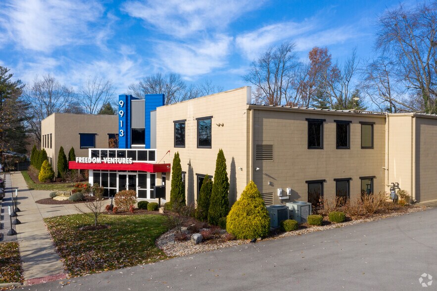 9913 Shelbyville Rd, Louisville, KY à louer - Photo du bâtiment - Image 3 de 5